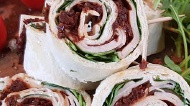 Wrap met zongedroogde tomaten en kip